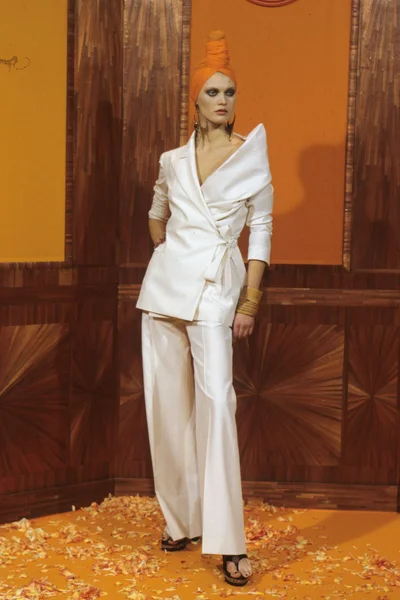 Look 7